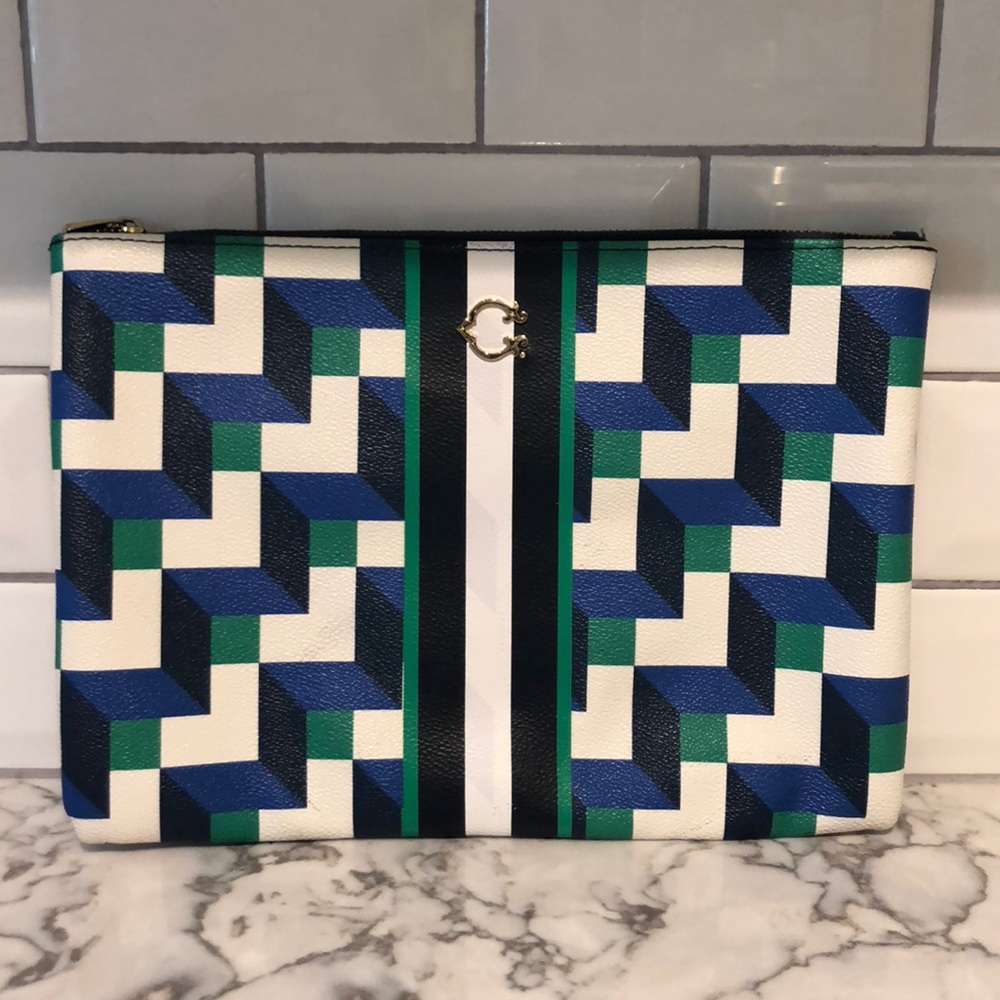 C. Wonder Geometric Clutch